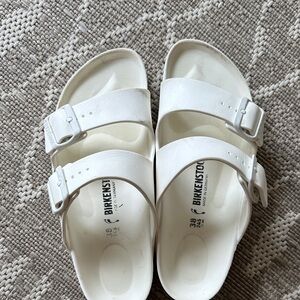 Birkenstock Cream Sandals